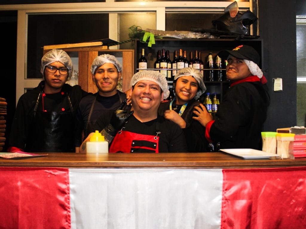 El esfuerzo de Braggelone Rodríguez y su familia da trabajo a varias personas.