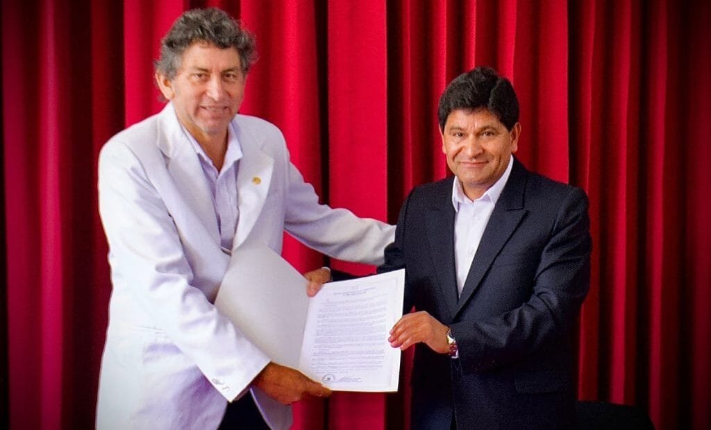 Contraloría inhabilita a gerente de Salud Walther Oporto