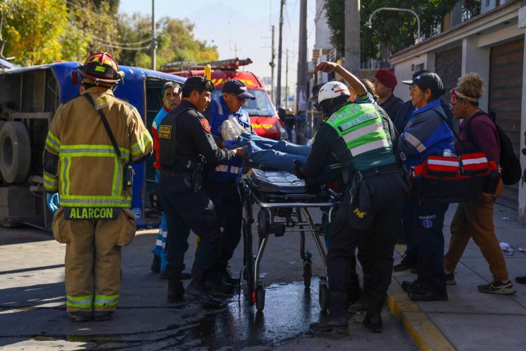 Los pasajeros denunciaron que el bus estaba compitiendo con otra unidad de la misma empresa.
