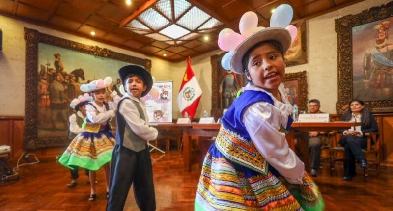Los colegios deben inscribirse antes del martes 8 de julio en el II Festival Concurso Escolar de Danzas Folklóricas – Festidanza Escolar 2025.