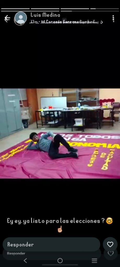 Candidatos estudiantiles usan laboratorio como local de campaña.