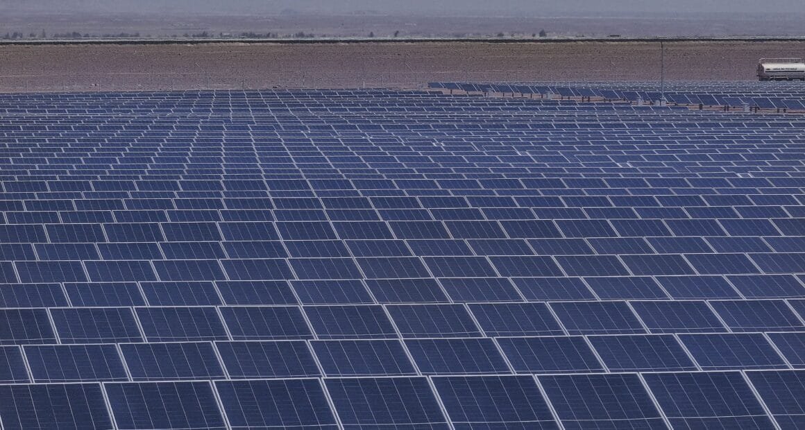 Graffiti Político: Arequipa, epicentro de energías limpias