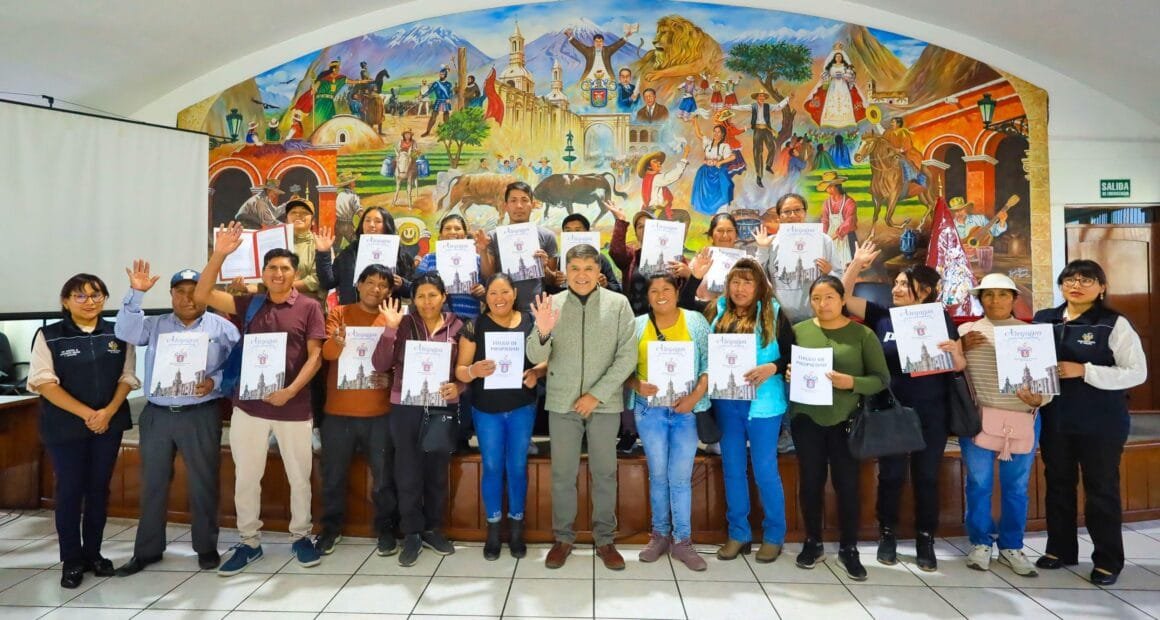 MPA entrega 125 títulos de propiedad a familias