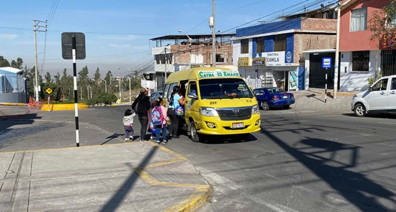 Graffiti Político: Una ciudad sin señalización vial eficiente