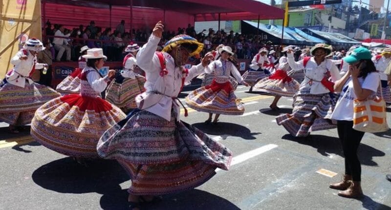 Corso 2025 restringe pirotecnia y danzas disputadas