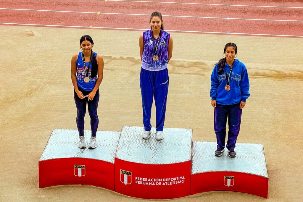 Este año, la adolescente ileña alcanzó el primer lugar en cien metros con vallas en el Campeonato Nacional de Atletismo U-23.