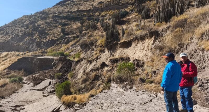 Hundimiento bloquea vía al Colca y suspende acceso turístico