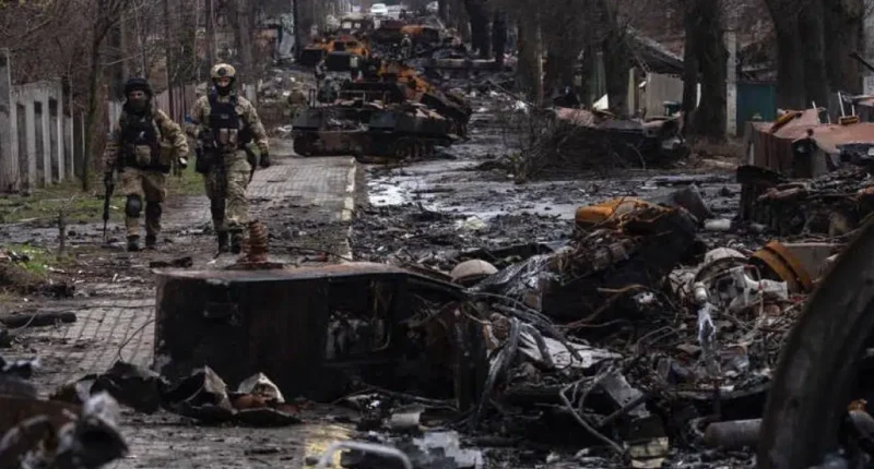 Rusia intensifica ataques y desplaza civiles en Ucrania