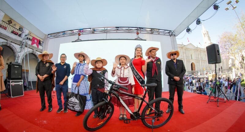 Escolares celebran Arequipa en versos lonccos. Aquí los ganadores