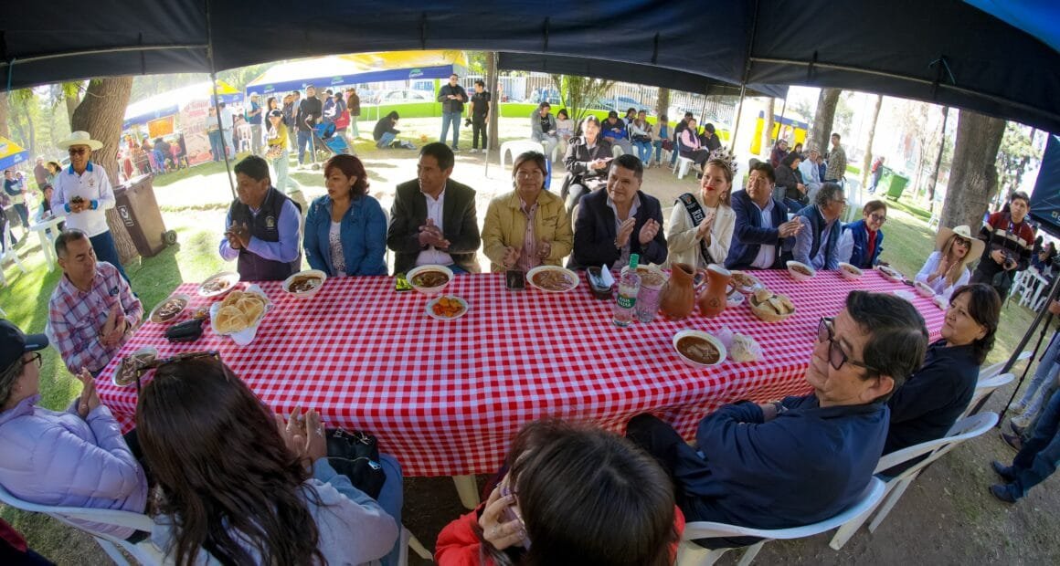 Arequipa consagra al adobo en un festival histórico