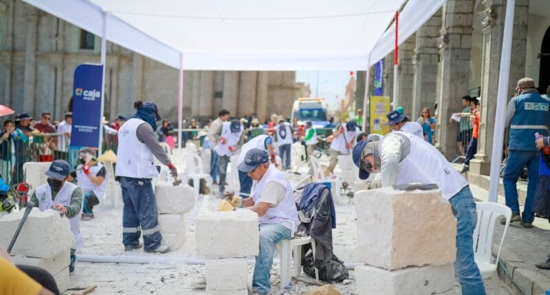 Arequipa honra su arte con concurso de oficios tradicionales