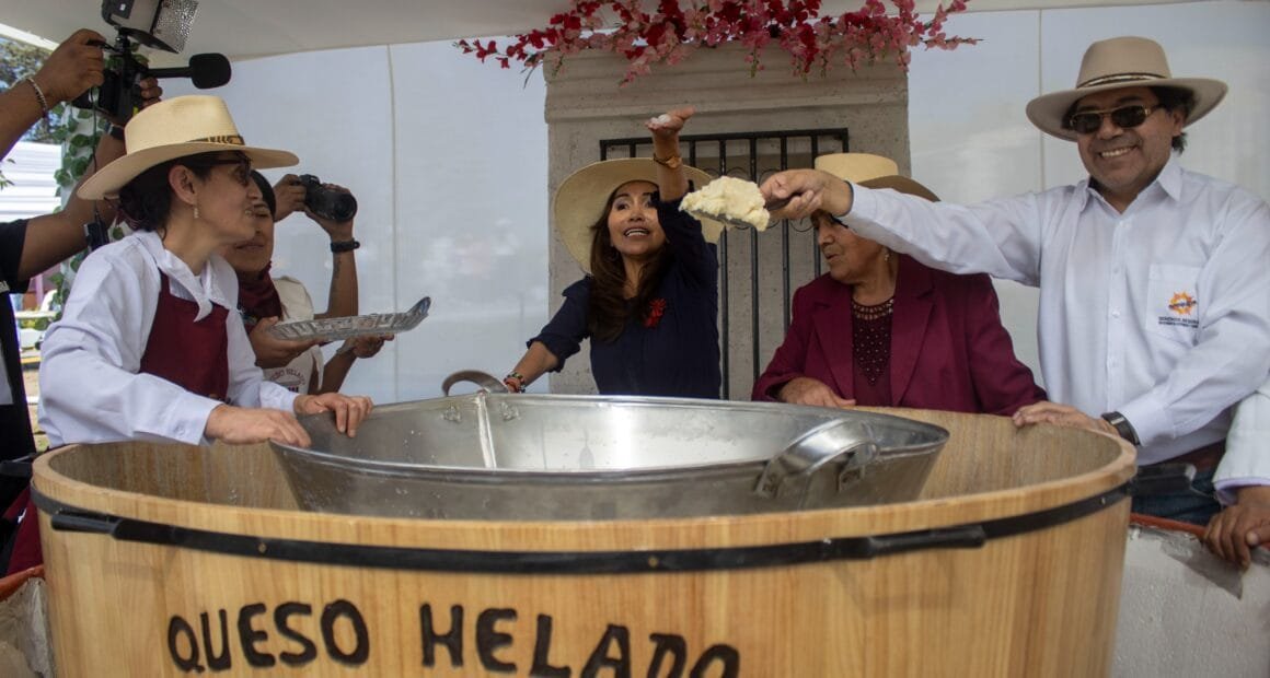 El queso helado más grande del mundo brilló en la Feria Arequipa