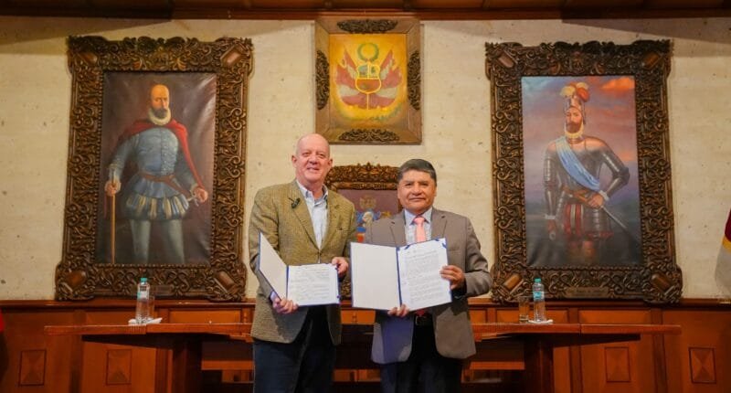 Firman convenio para impulsar el X Congreso de la Lengua Española