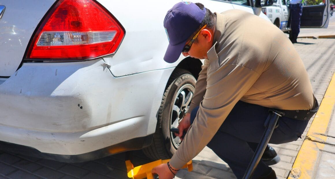 Bustamante recupera vía pública y clausura locales informales