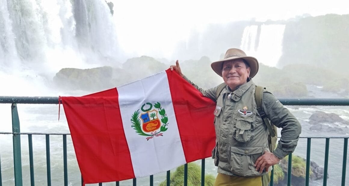 Zacarías Ocsa: el hombre que no deja de ayudar a su comunidad 