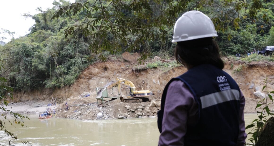 Minería ilegal contamina ríos y lagos que antes fueron defendidos