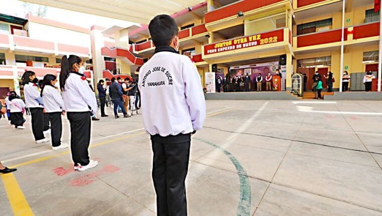 Colegio volverán a horarios habituales por cambio de clima