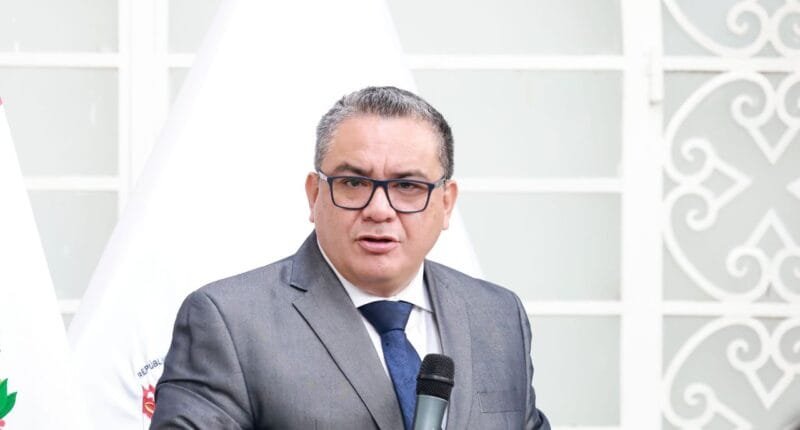 Jueces denuncian presión de Santiváñez por Ley de Amnistía