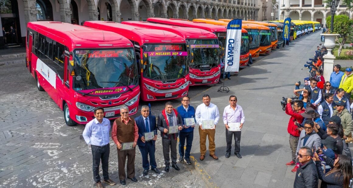 Arequipa suma 20 nuevos buses al SIT para modernizar transporte