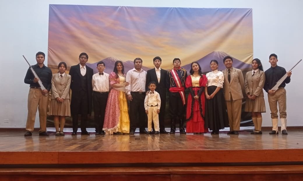 Mariano Melgar revive en emotiva obra teatral escolar