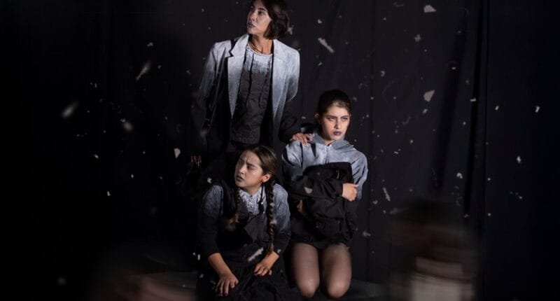 “Tránsitas”: teatro colectivo que explora ser mujer en el Perú