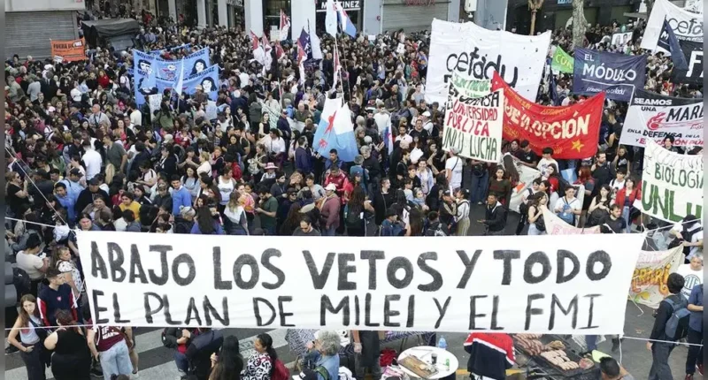 Argentina: protestas y Congreso desafían a Javier Milei