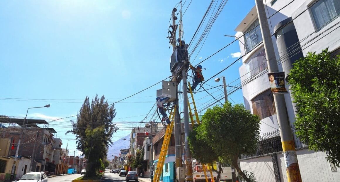 Desorden urbano cuesta S/17 millones a eléctricas del sur