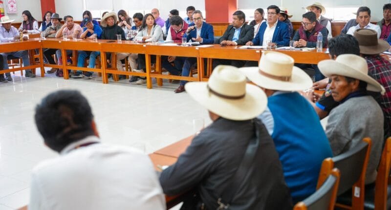 Pobladores de Cayarani protestan por la paralización de la carretera Jachaña – Cayarani