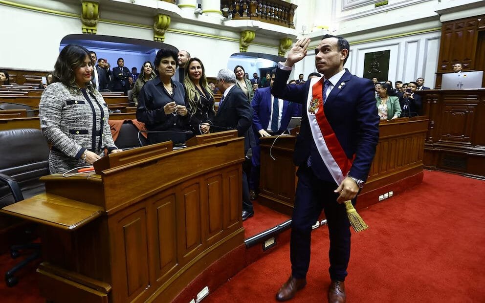 Informe internacional alerta "dictadura parlamentaria" en Perú