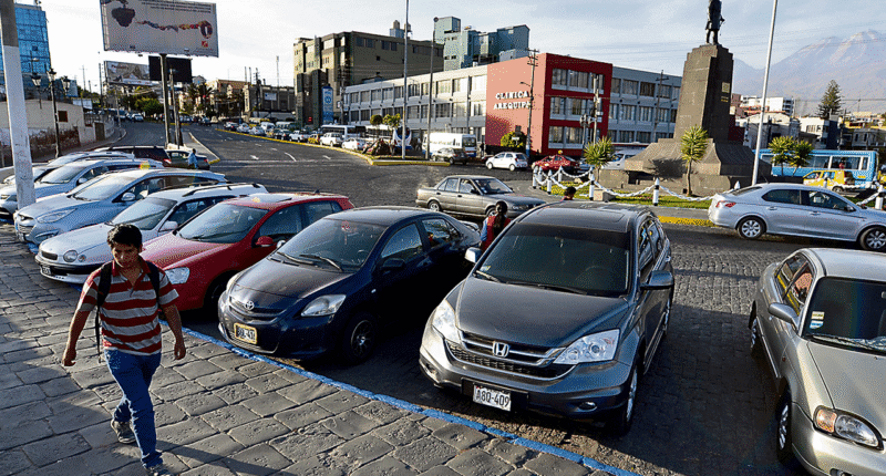 Detectan malos manejos por estacionamientos en zonas azules 