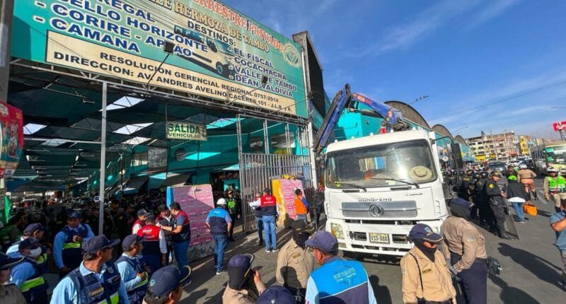 Bustamante clausura terminal informal en GRATERSA