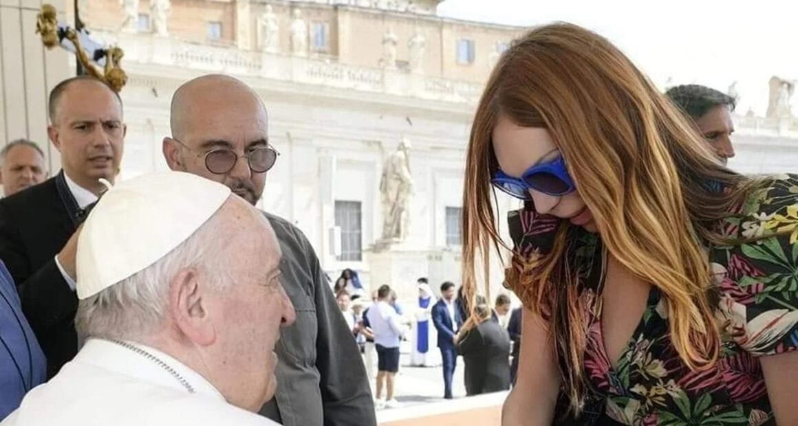 Papa León XIV dialogará con activista transgénero