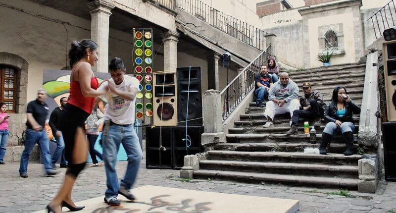 Subversónico: Arquitectura cognitiva y el fracaso del rock en el Perú, una hipótesis para entender a latinoamérica