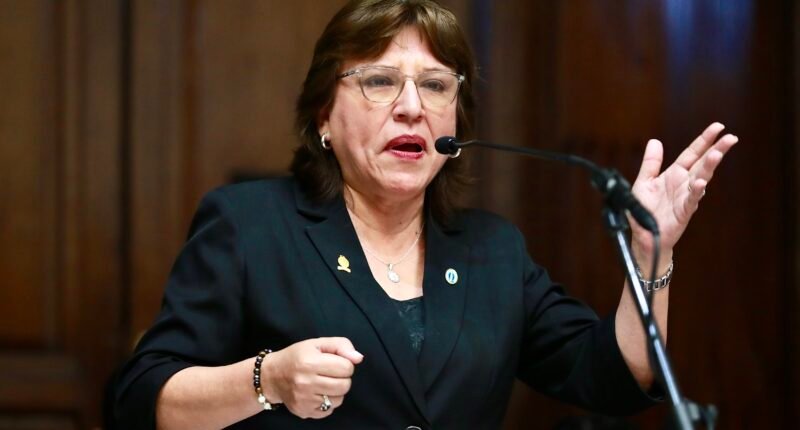 Congreso inhabilita por 10 años a Delia Espinoza