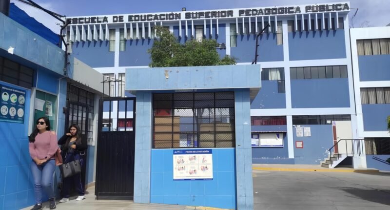 EESPA: irregularidades en curso de ingles "falso" vienen desde el 2021