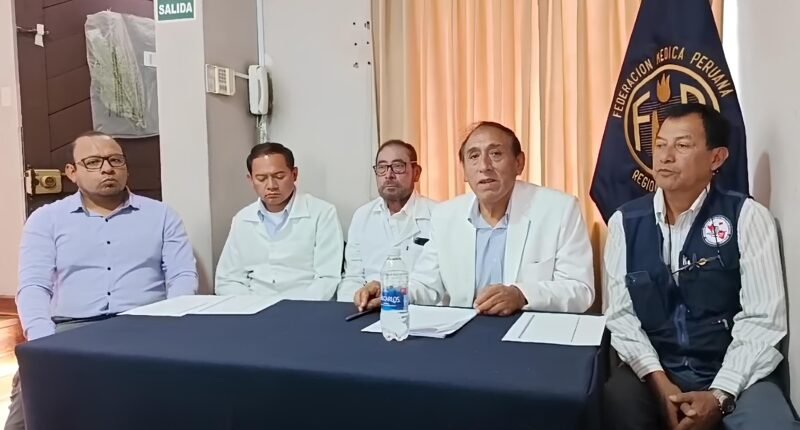 Federación Médica anuncia paro de 48 horas y exige salida de Walter Oporto