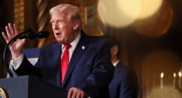 Trump endurece discurso y retiene petróleo venezolano