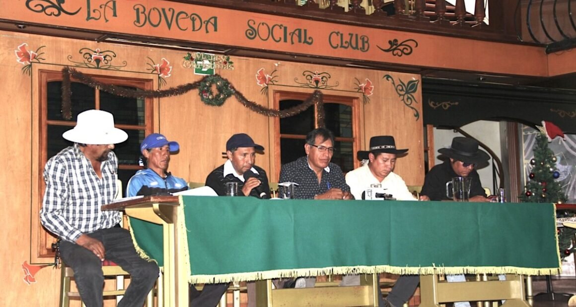 Caylloma rompe diálogo y desafía a Minera Bateas