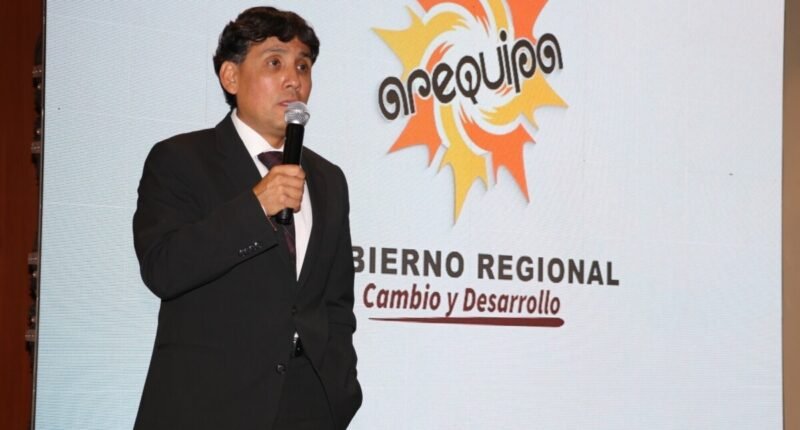 ¿Quién es Máximo Murillo, quien asumirá como presidente del Consejo de Ética del Colegio de Abogados?