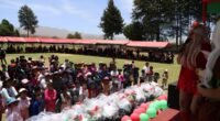 Chocolatada y entrega de regalos para más de 500 niños en Quequeña