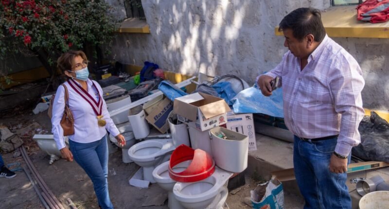 Baños clausurados afectan a pacientes del hospital Goyeneche