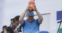 El JNE mantiene a López Aliaga en competencia