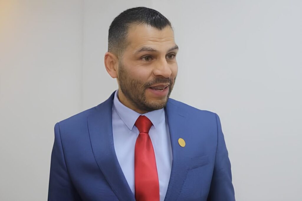 Reconocen a Ricardo Cornejo como decano del Colegio Veterinario de Arequipa