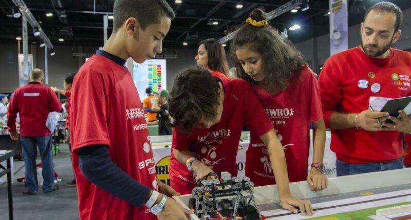 Talento peruano brilla en Olimpiada Mundial de Robótica