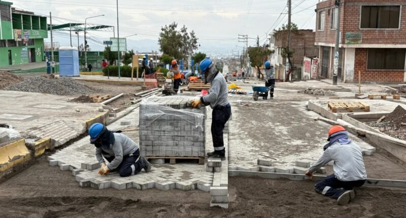 Paucarpata: Obra vial en Miguel Grau avanza pese a lluvias