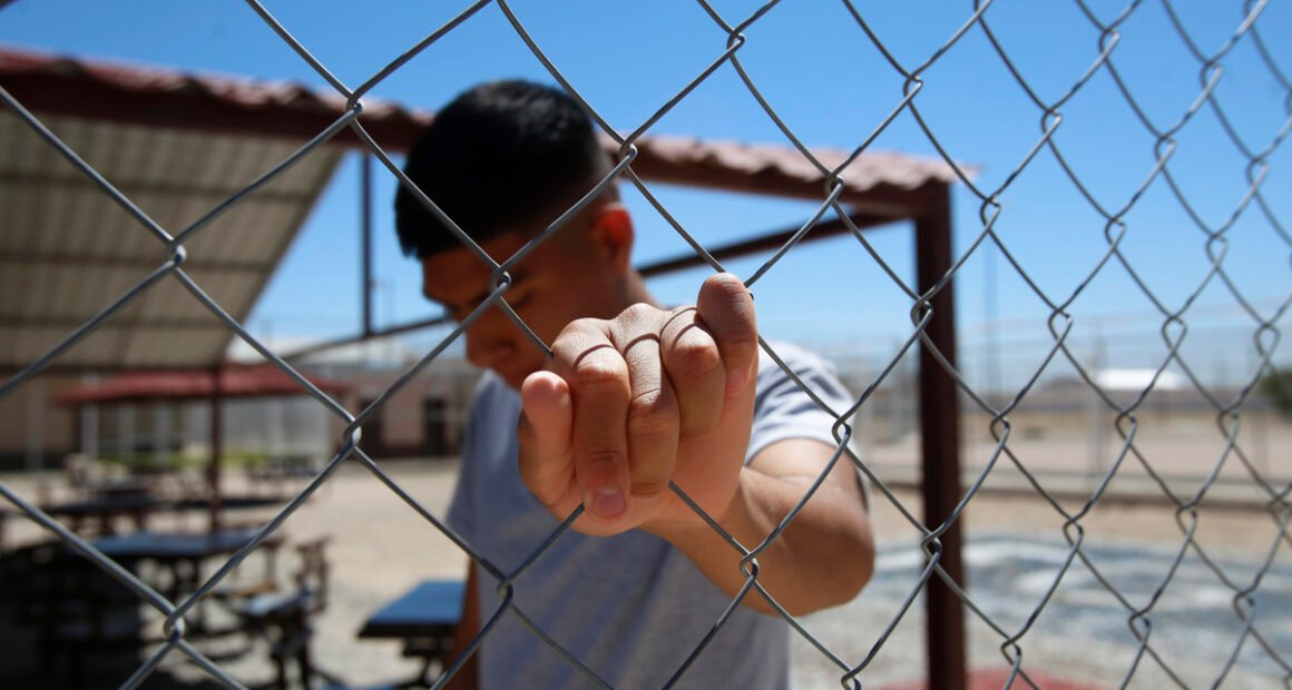 Apuntes Jurídicos: Es incompatible un sistema penal ordinario, de uno especial previsto para los adolescentes 