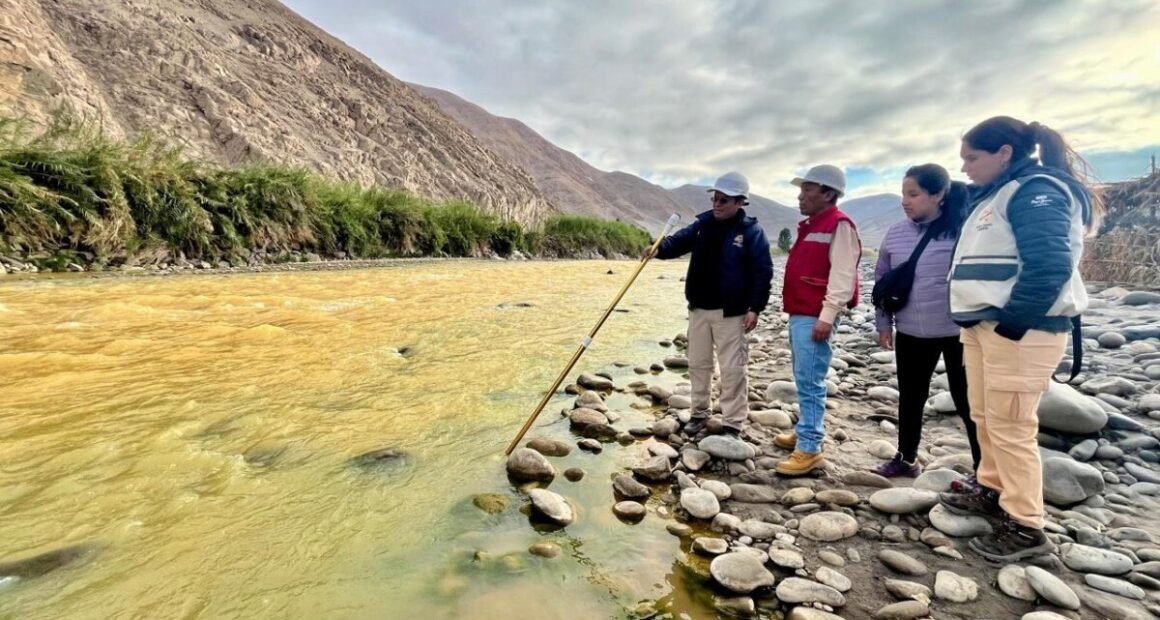 Fiscalía investiga posible omisión ante contaminación del río Tambo