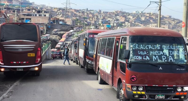 Transporte urbano vuelve a paralizarse en Paucarpata