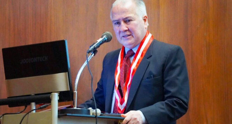 López-Chau y la omisión que genera debate sobre su postulación a la presidencia