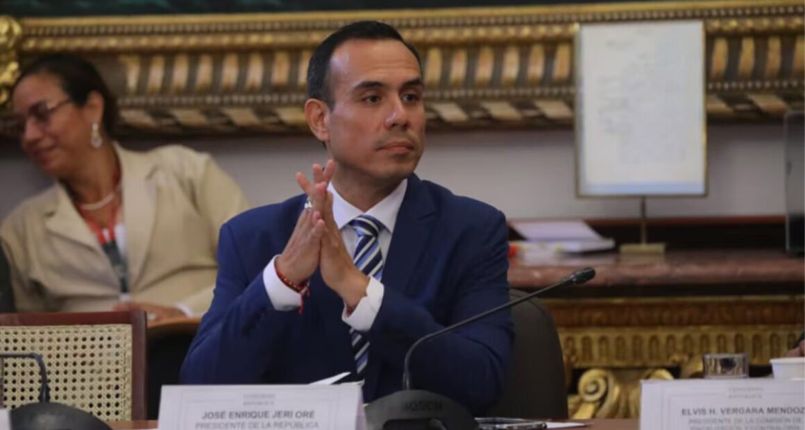 Desconfianza total: ya son 3 mociones de censura contra Jerí